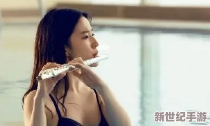 吴雪雯三点未删减版肉香引发热议，网友纷纷评论其大胆表现与艺术价值，成为社交媒体新焦点